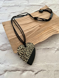 Calitaa Luxury Collection Heart Necklace Animal