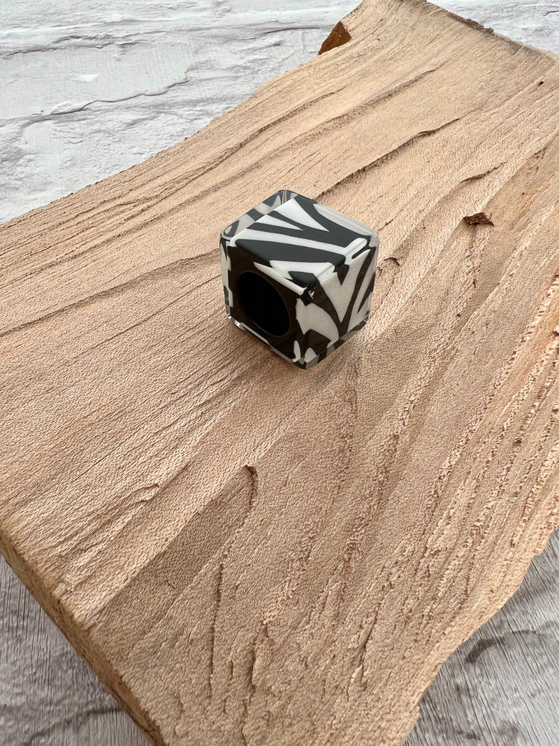 Calitaa Luxury Collection Cube Bead Aztec Black/White