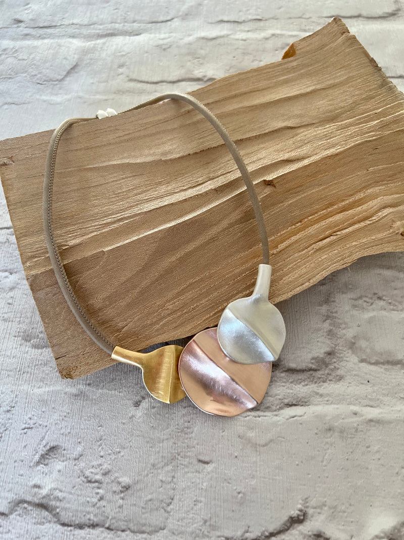 Caitlyn Necklace Taupe Three Tone