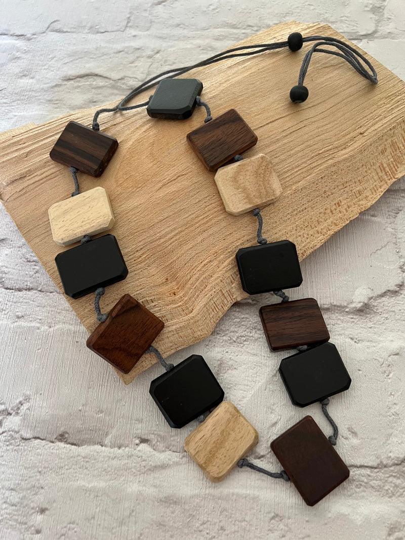Georgia Wooden Necklace Cocoa