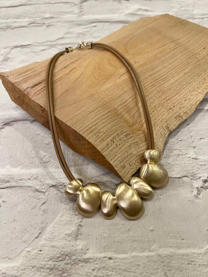 Larkyn Necklace Camel/Gold