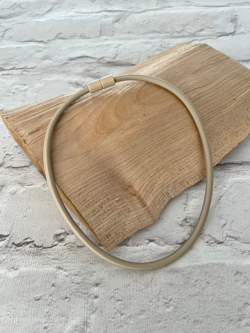 Calitaa Luxury Collection Deluxe Necklace Stone