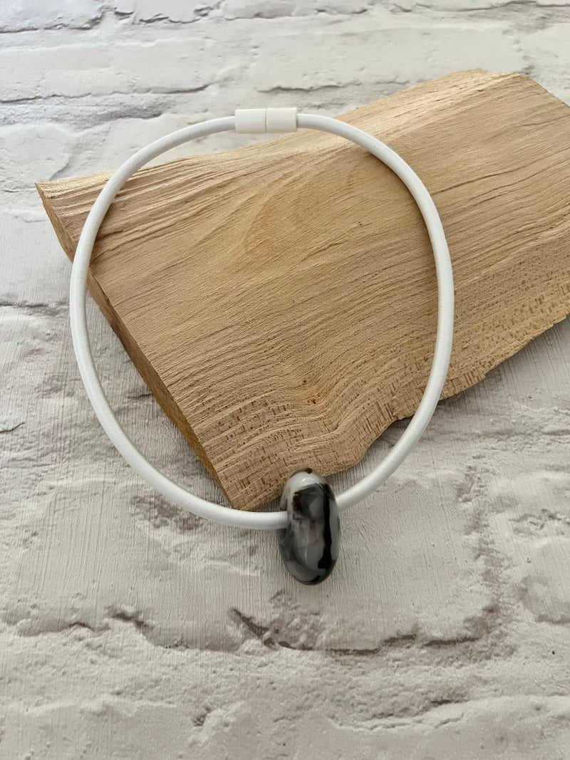 Calitaa Luxury Collection Deluxe Necklace White