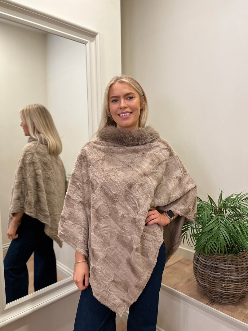 Grace Faux Fur Poncho Mocha