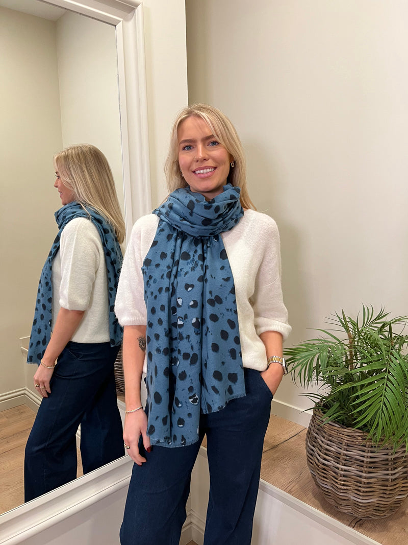 Leopard Smudge Print Scarf Blue