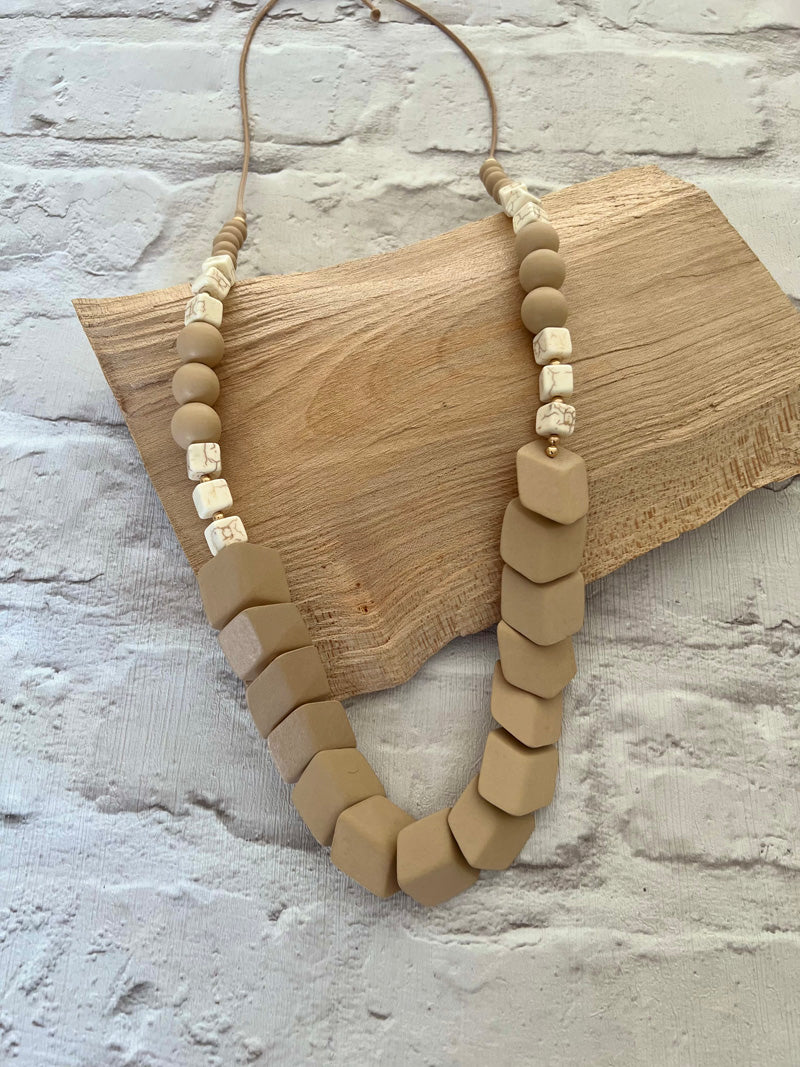 Farah Wooden Necklace-Natural