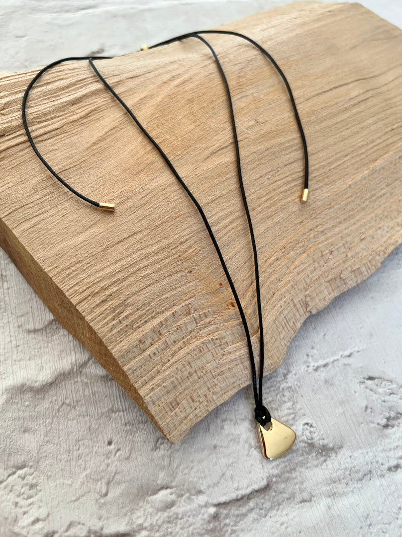 Carmel Nugget Pendant Necklace Black/Gold