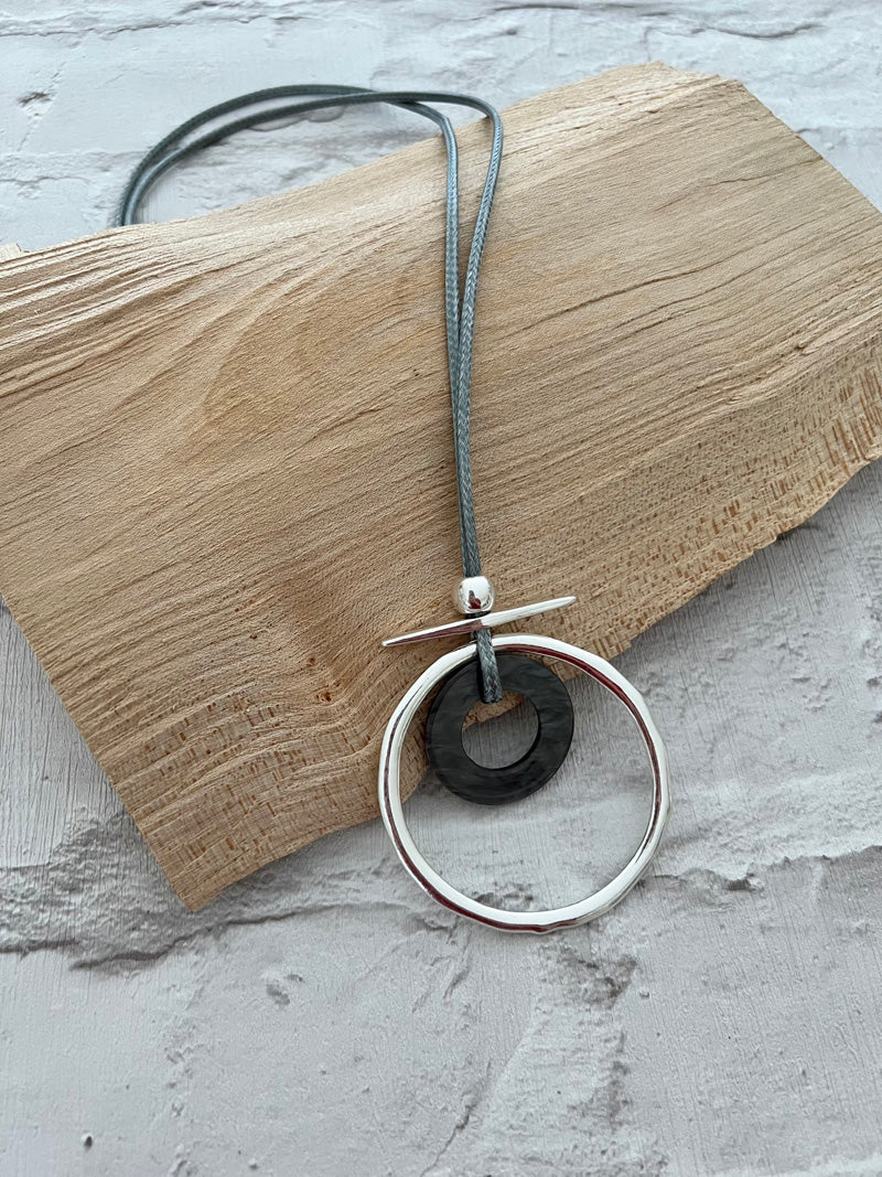 Willow Long Pendant Necklace Grey/Silver