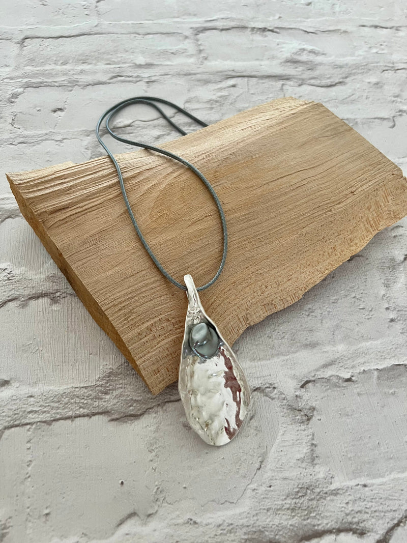 Fiona Long Pendant Necklace Grey/Silver