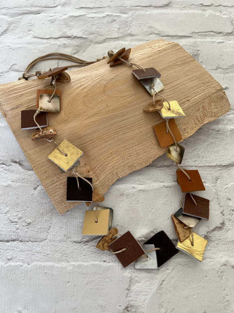 Kala Square Shimmer Necklace Brown/Gold