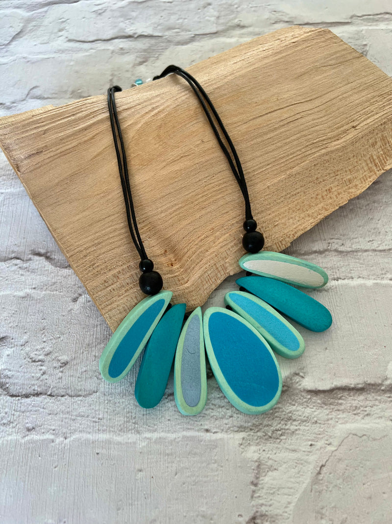 Willow Oval Wooden Necklace Turquoise