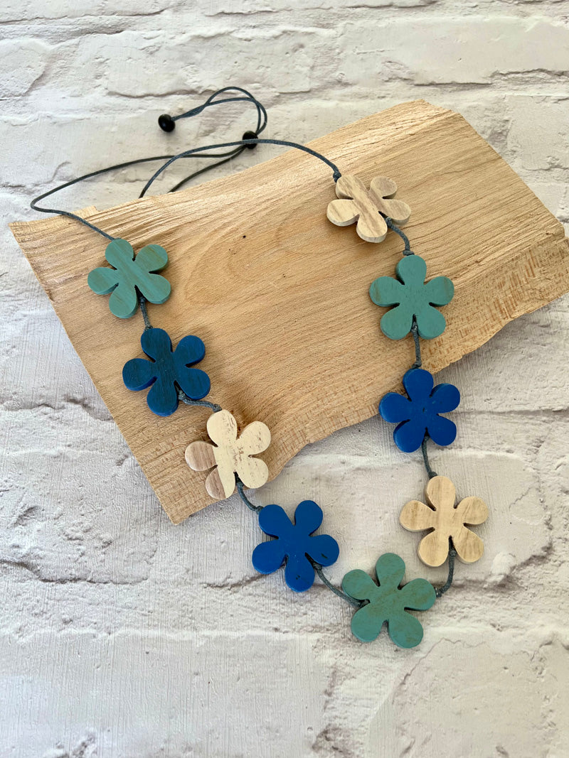 Marie Daisy Wooden Necklace Blue Multi