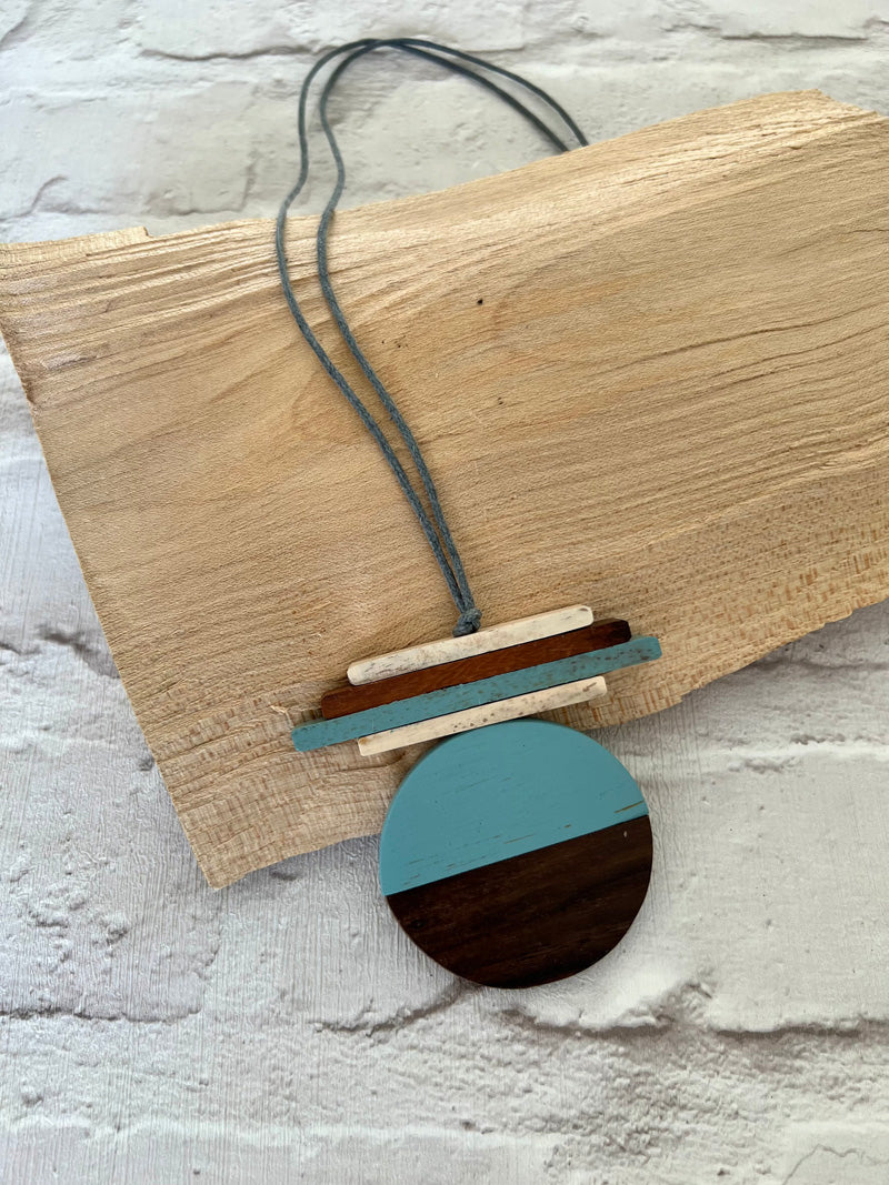 Petra Long Pendant Necklace Brown/Blue
