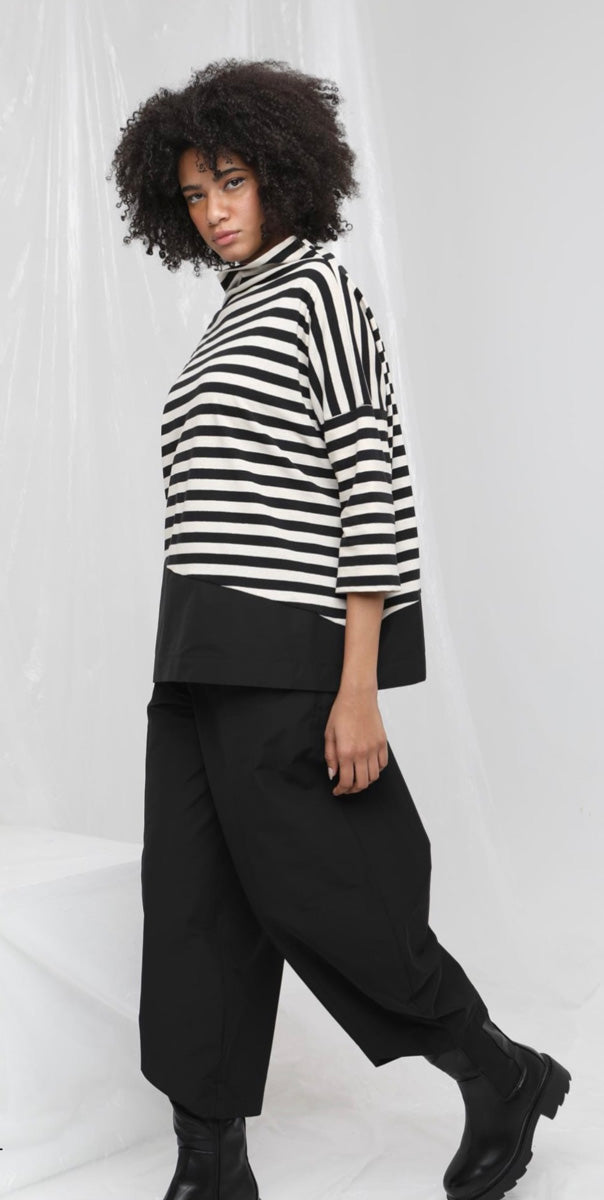 WHISPER Striped Top Black/Vanilla