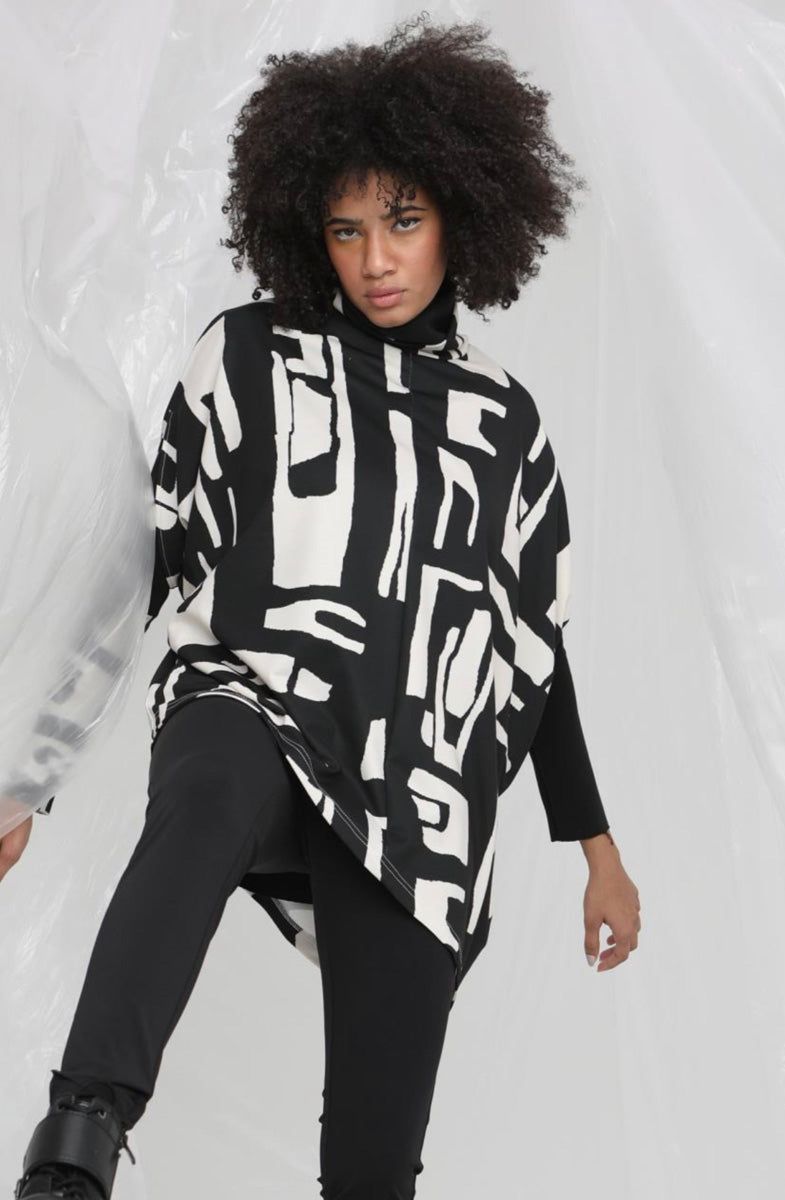 WHISPER Printed Asymmetric Top Black/Vanilla