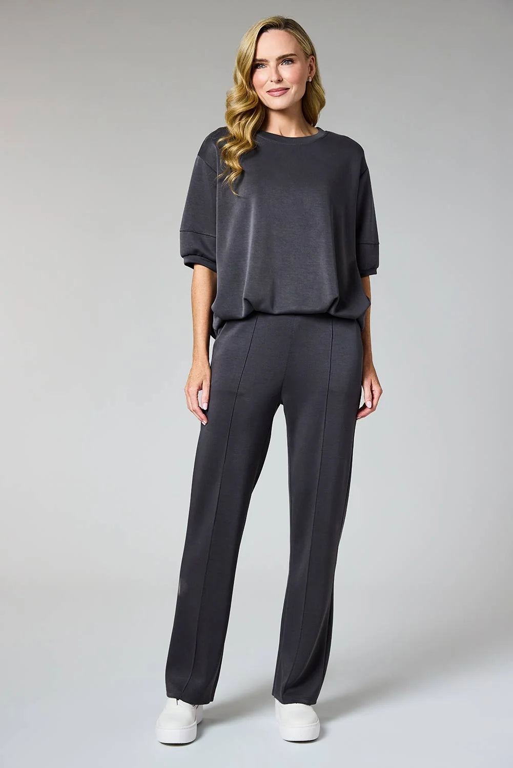DECK Puffball Top Grey