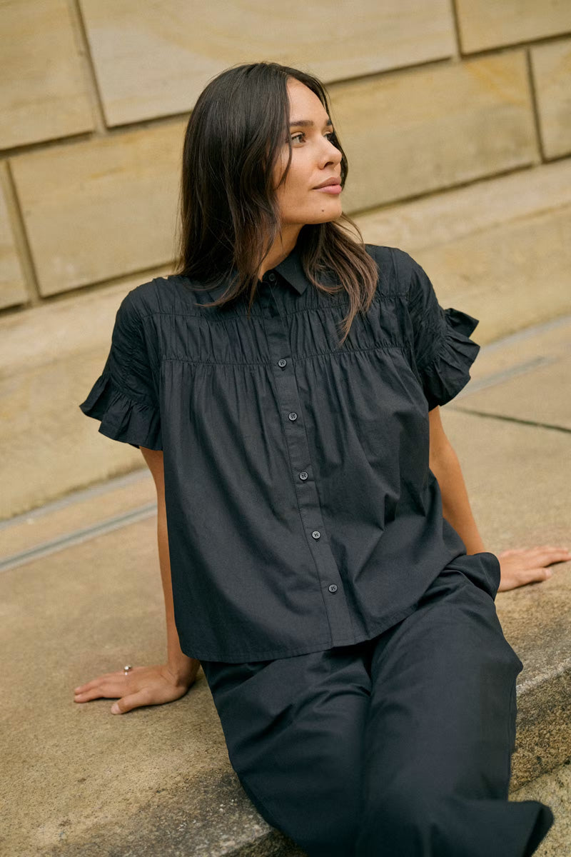 KAFFE KAverdina Flounce Shirt-Black Deep