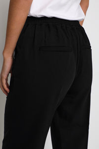KAFFE KAsakura Cropped Trousers-Black