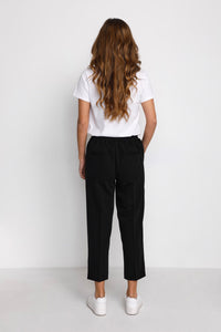 KAFFE KAsakura Cropped Trousers-Black