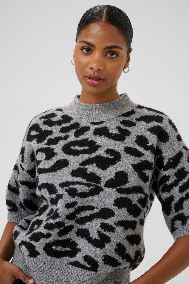 KAFFE KAsandra Leopard Print Pullover-Light Grey/Black