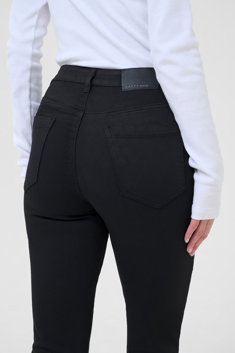 KAFFE KAwillow HW Slim Fit Jeans- Black