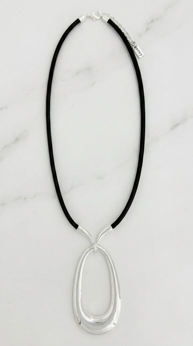 Jenna Oval Pendant Necklace Silver/Black