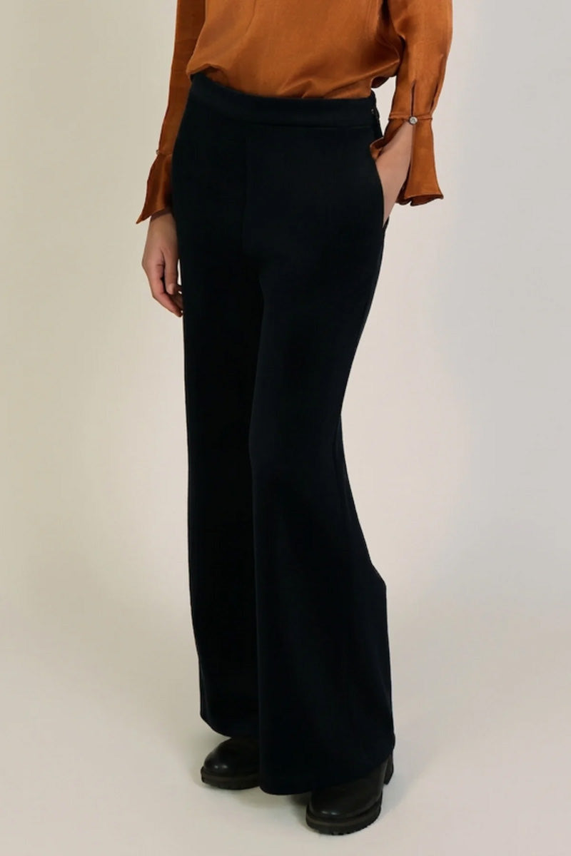 TRAFFIC PEOPLE Bouvier Trousers Cord Velvet Black