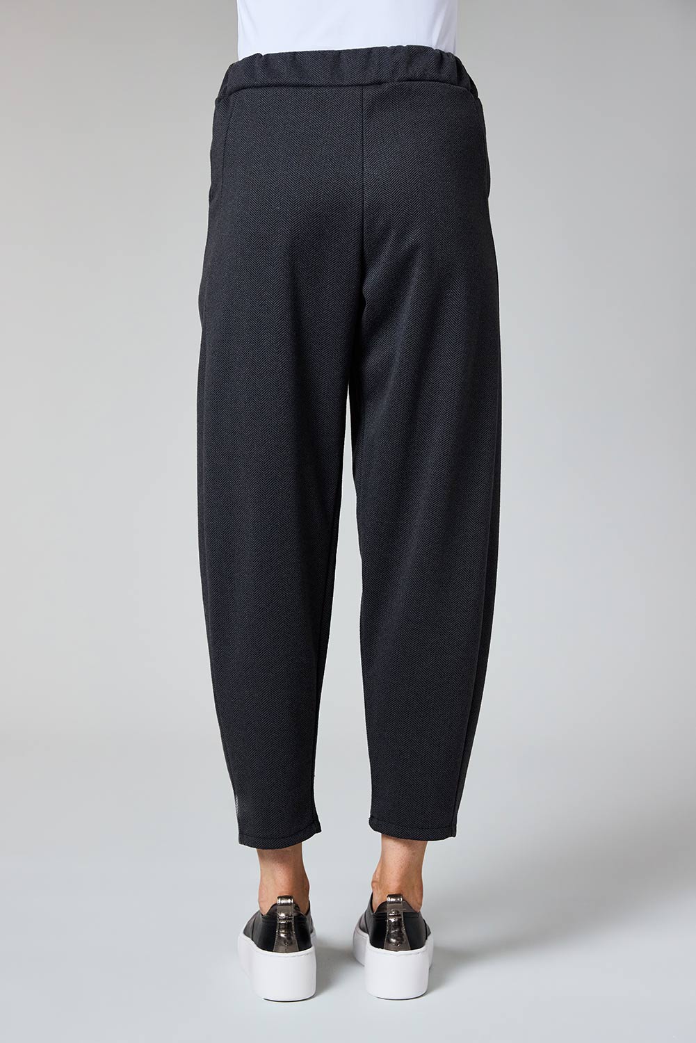 DECK Barrel Trousers Herringbone Charcoal Size 14