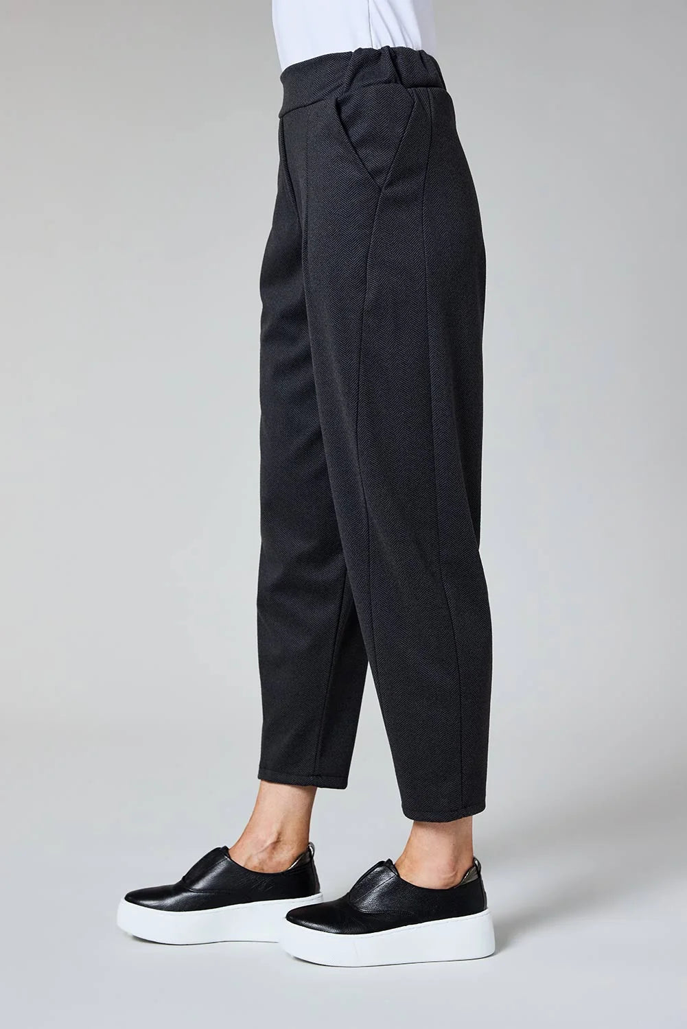 DECK Barrel Trousers Herringbone Charcoal Size 10
