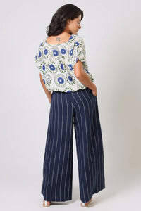 TRAFFIC PEOPLE Whispers Top Navy Floral