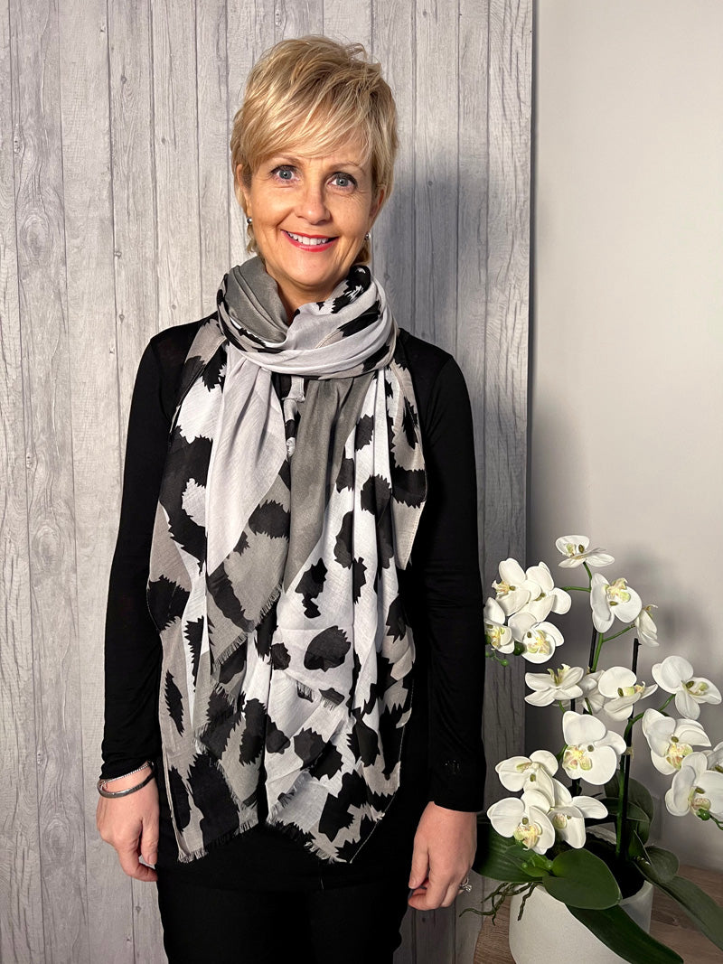 Roxy Print Scarf Grey