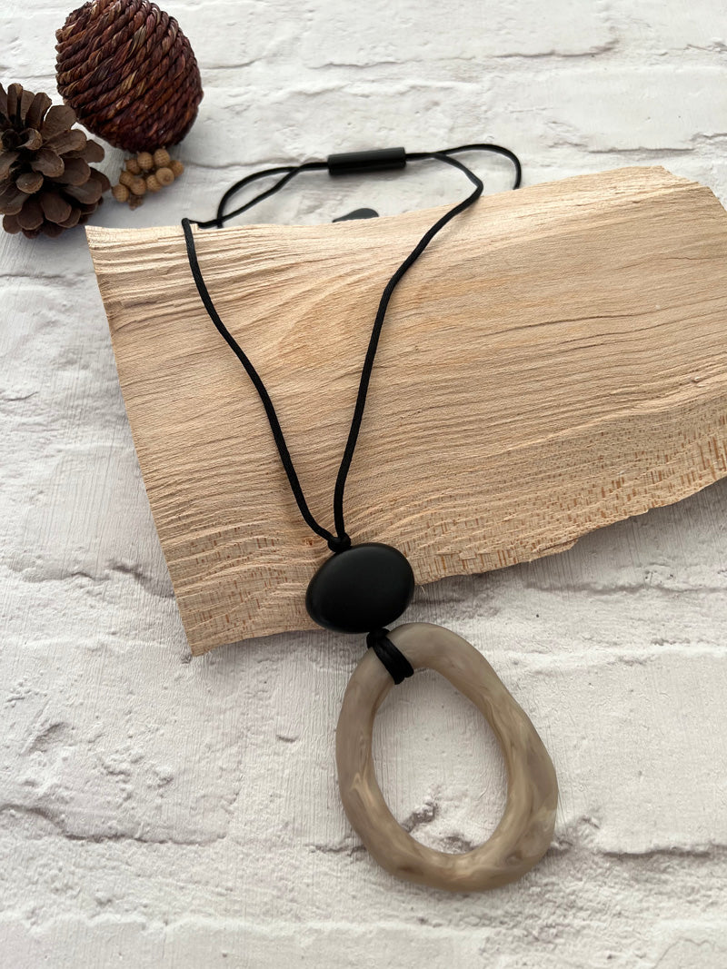 Calitaa Luxury Collection Bliss Necklace Taupe