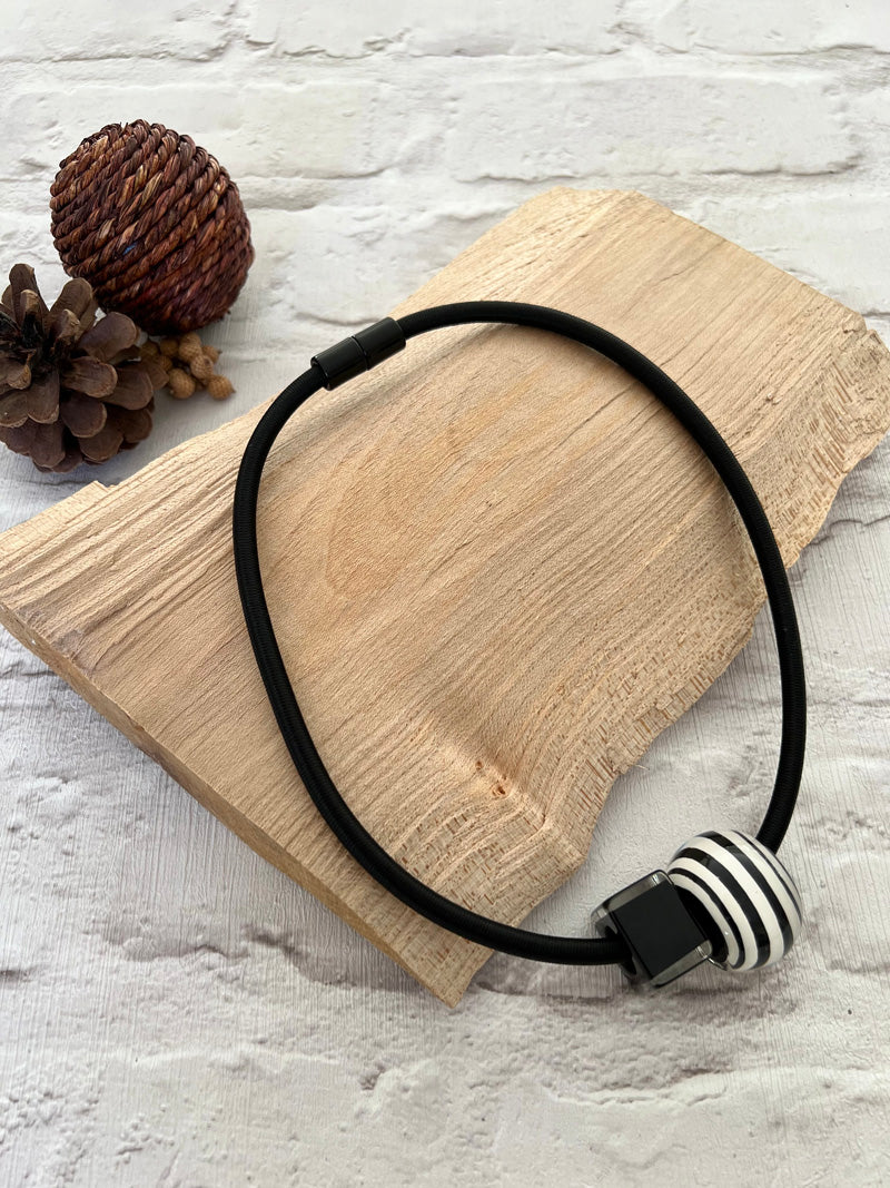 Calitaa Luxury Collection Deluxe Necklace Navy